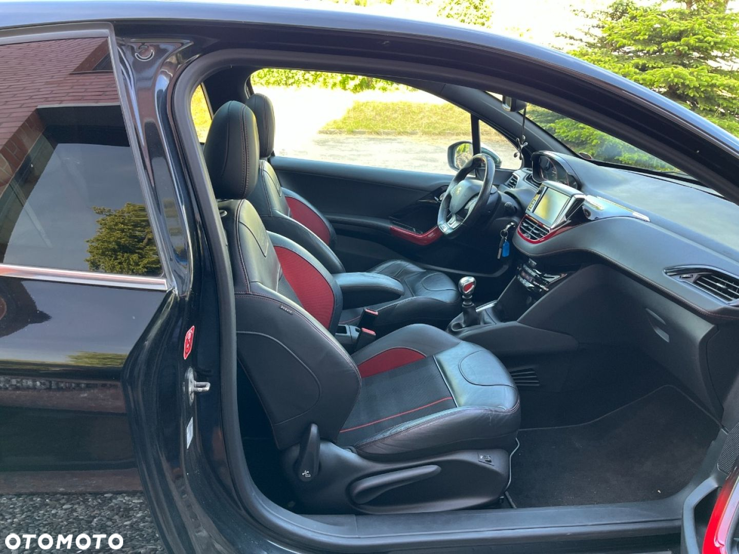 Peugeot 208 GTI 200 THP - 23