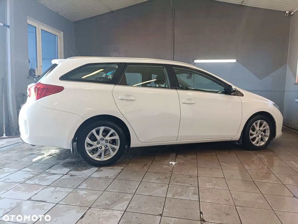 Toyota Auris 1.6 Prestige - 7