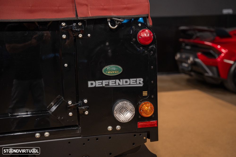 Land Rover Defender - 9