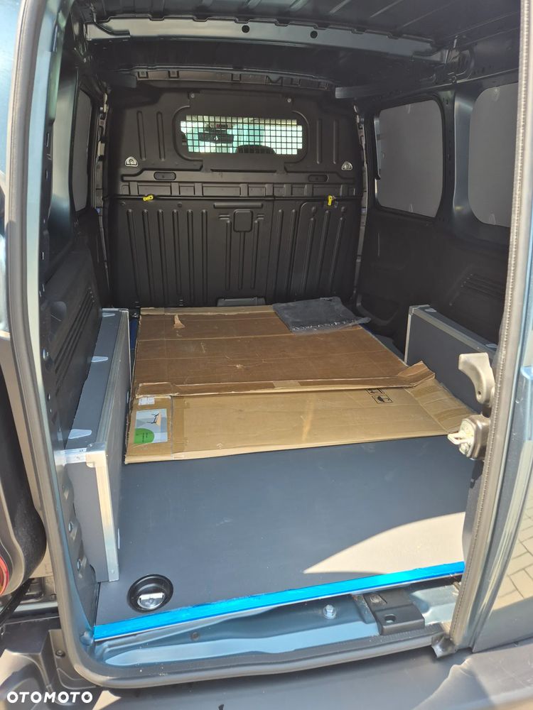 Peugeot Partner Furgon XL 1.5 Diesel 130KM Automat !! MEGA OKAZJA !! - 23