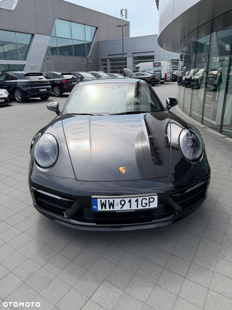 Porsche 911 Carrera 4 - 6