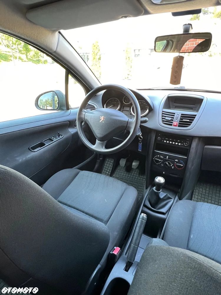 Peugeot 207 1.4 Presence Grand Prix - 10