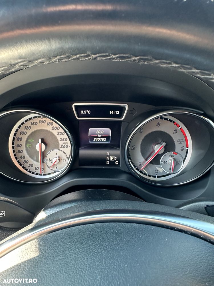 Mercedes-Benz CLA 220 d Shooting Brake 4Matic 7G-DCT Orange Art Edition - 13