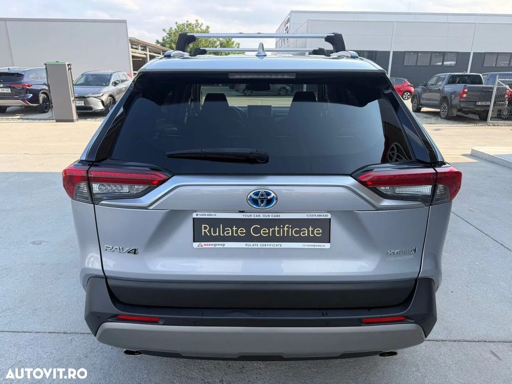 Toyota RAV4 - 8