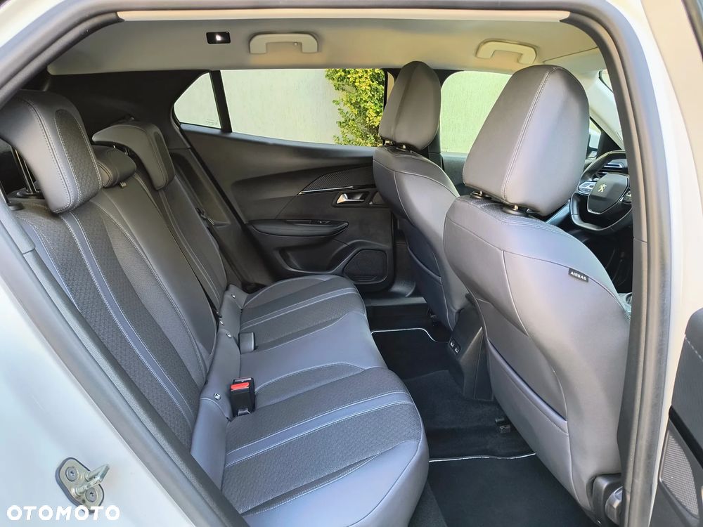 Peugeot 2008 1.5 BlueHDi Allure S&S - 30