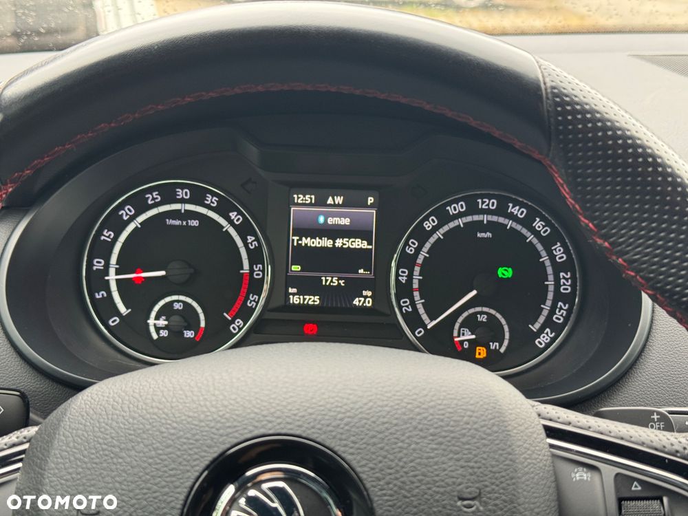 Skoda Octavia 2.0 TDI DSG RS - 24