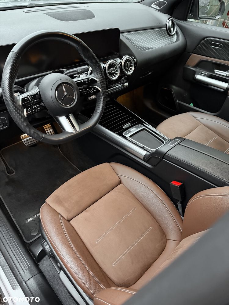 Mercedes-Benz GLA 220 4Matic 8G-DCT Edition AMG Line - 2