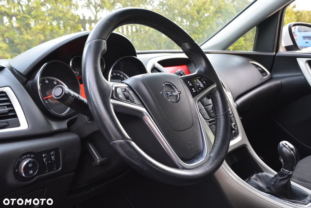Opel Astra 1.6 Design Edition - 26