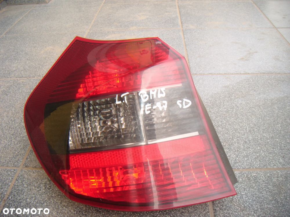 bmw1  e-87  lampa lewy tył - 1