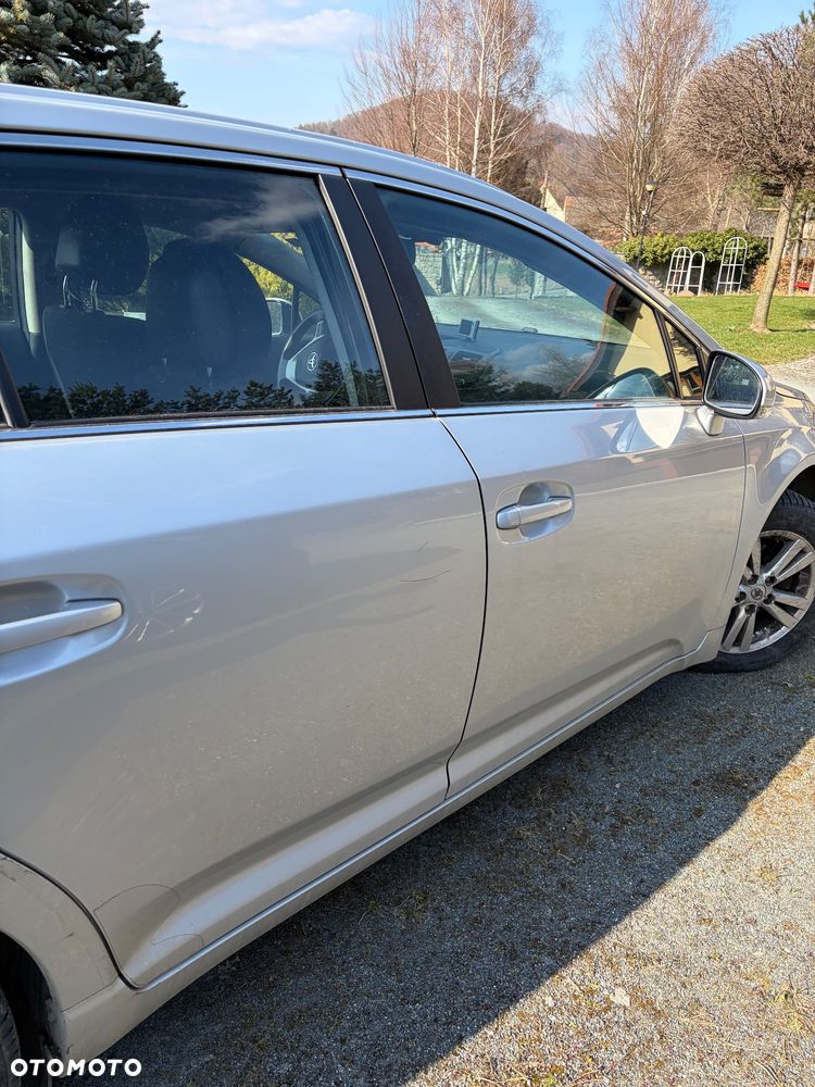 Toyota Avensis 2.0 D-4D Sol - 9