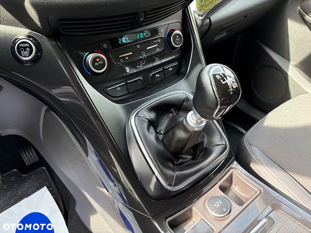 Ford Kuga 2.0 TDCi 2x4 Titanium - 18