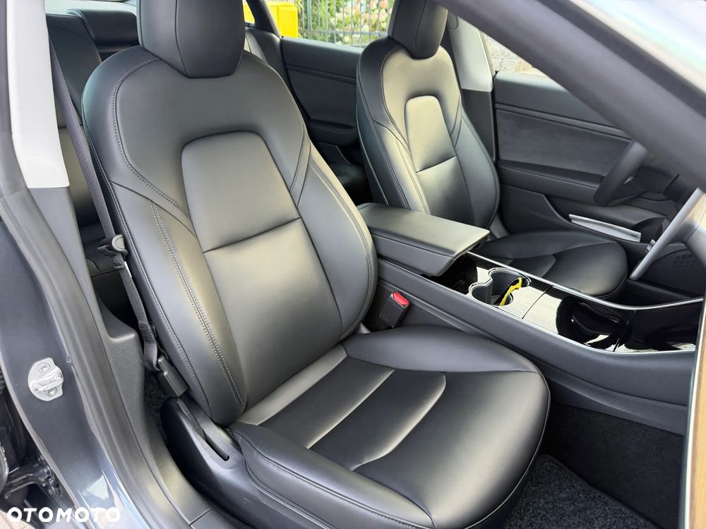 Tesla Model 3 Standard Reichweite Plus Hinterradantrieb - 12