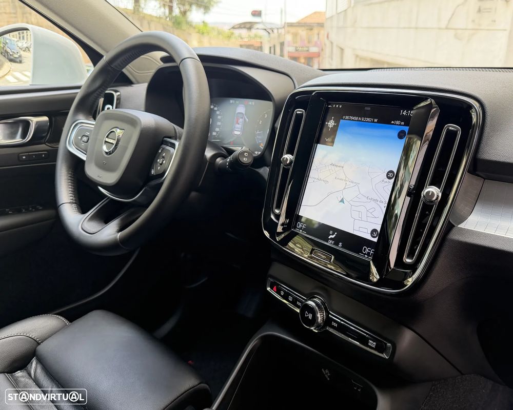 Volvo XC 40 2.0 T5 Momentum - 26