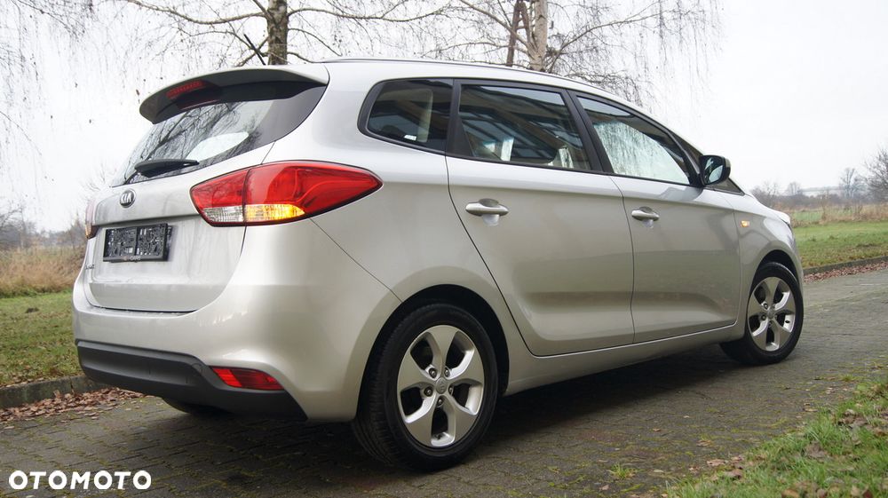Kia Carens 1.6 GDI M - 9