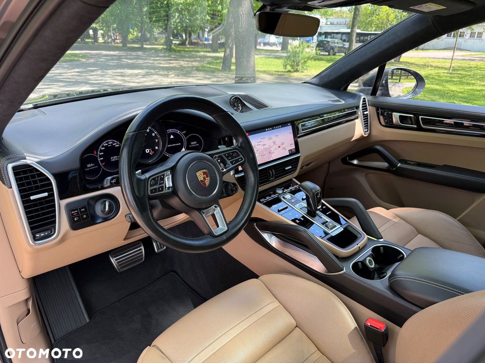 Porsche Cayenne - 16