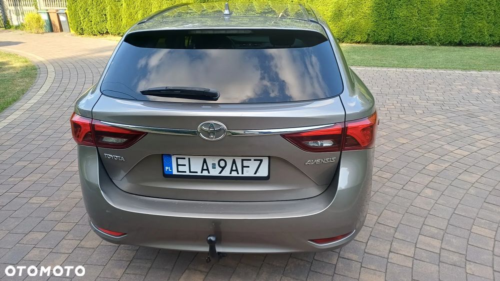Toyota Avensis 1.8 Premium - 9