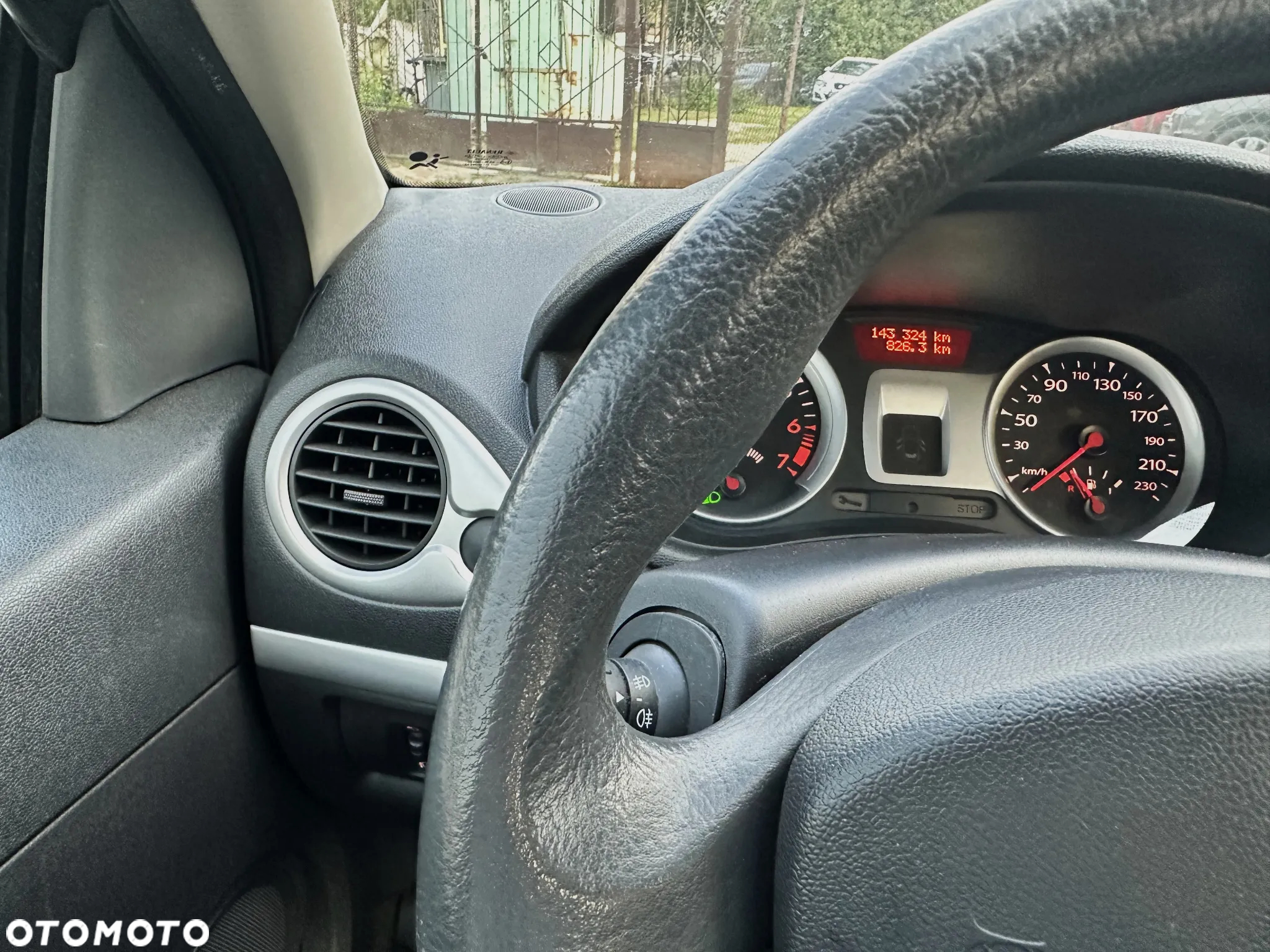 Renault Clio 1.2 16V Alize - 9