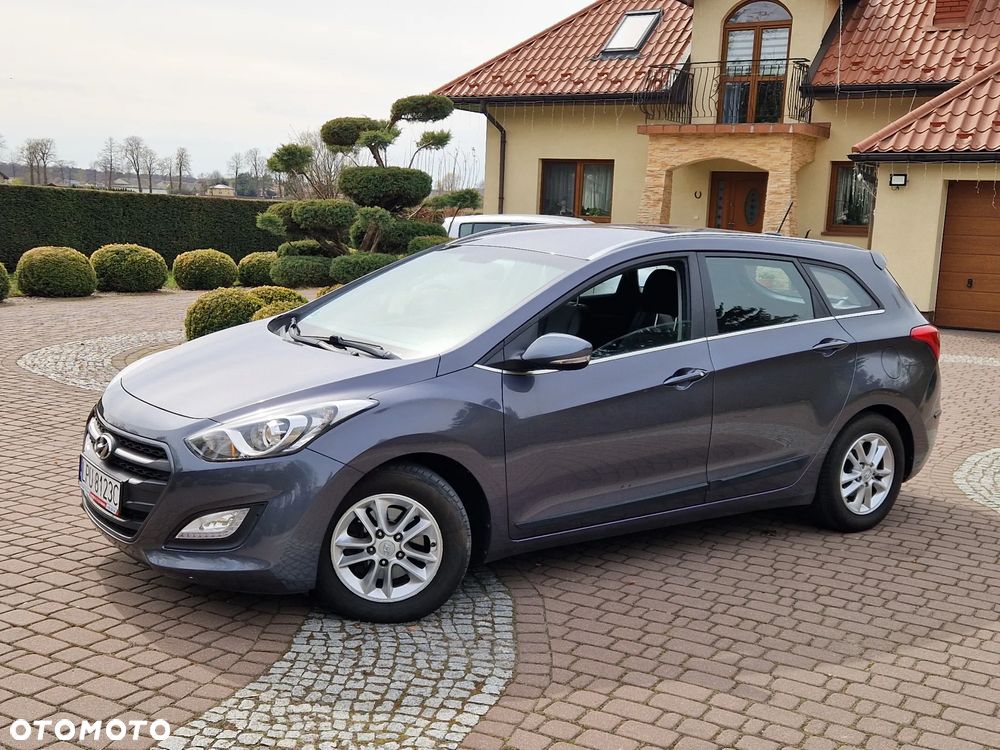 Hyundai i30 blue Kombi 1.6 GDi Trend - 10