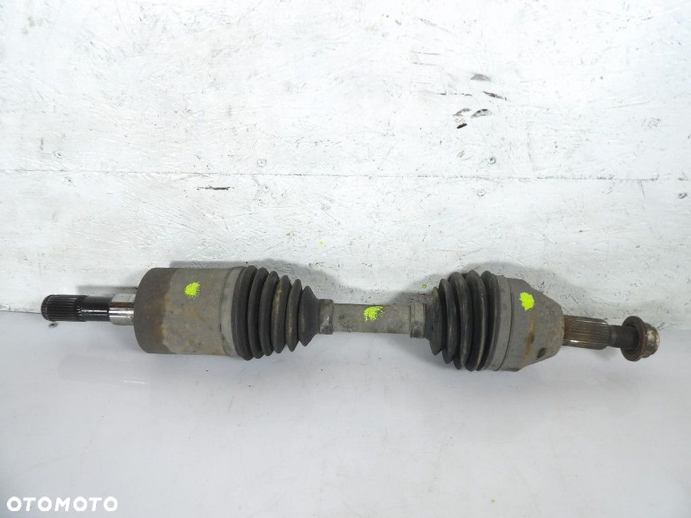 DODGE NITRO 2.8CRD PÓŁOŚ LEWA PRZÓD - 1