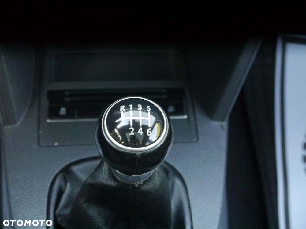 Volkswagen Touran - 22