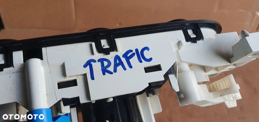 Panel nawiewu powietrza Opel Vivaro B Trafic III E1093049AC - 9