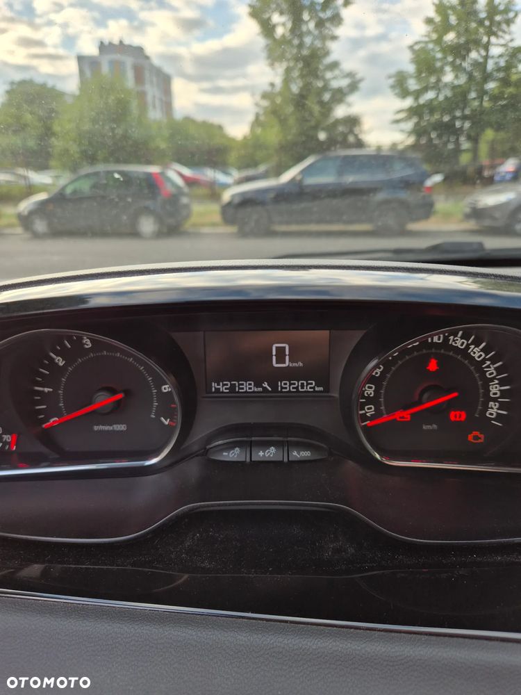 Peugeot 208 1.4 VTi Active - 5