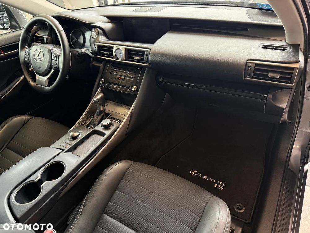 Lexus IS 200t Elegance - 17