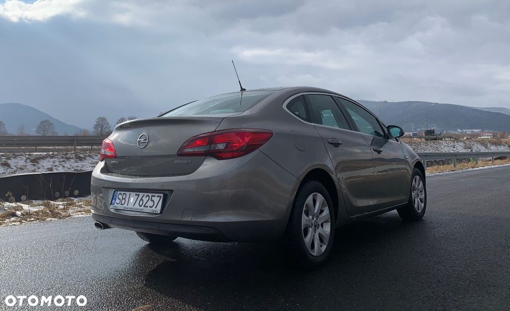 Opel Astra - 2