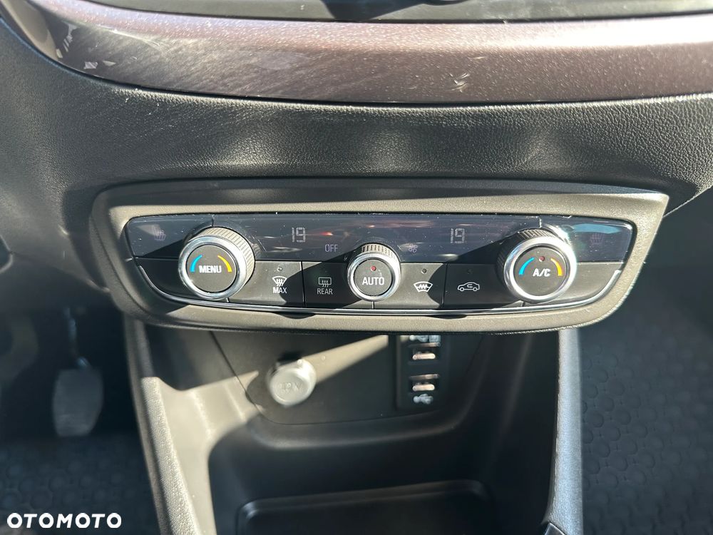 Opel Crossland X 1.2 T GPF Enjoy S&S - 29