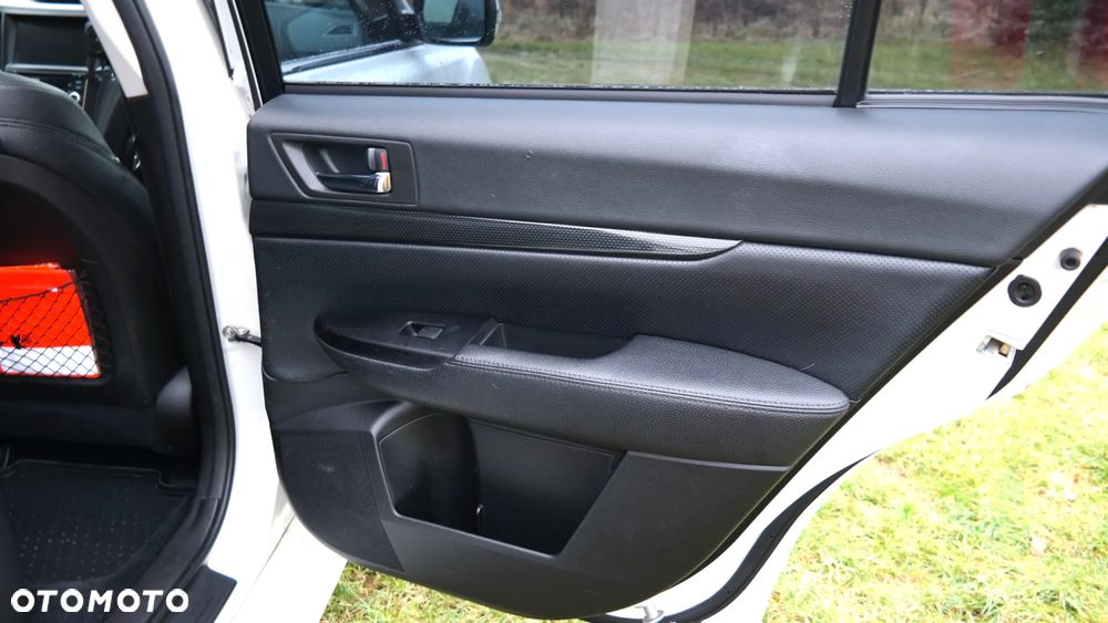 Subaru Legacy 2.5i GT - 18