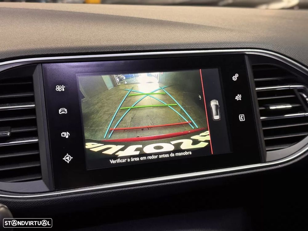Peugeot 308 1.2 PureTech Allure - 17