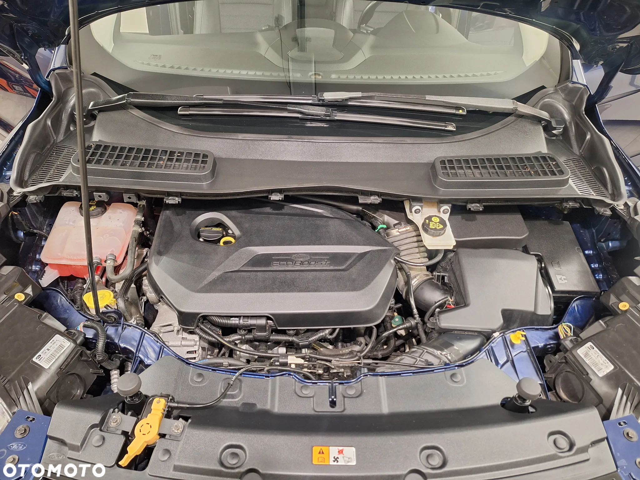 Ford Kuga 1.6 EcoBoost 2x4 Titanium - 36