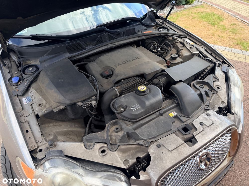 Jaguar XF 2.7 V6 Premium Luxury - 38