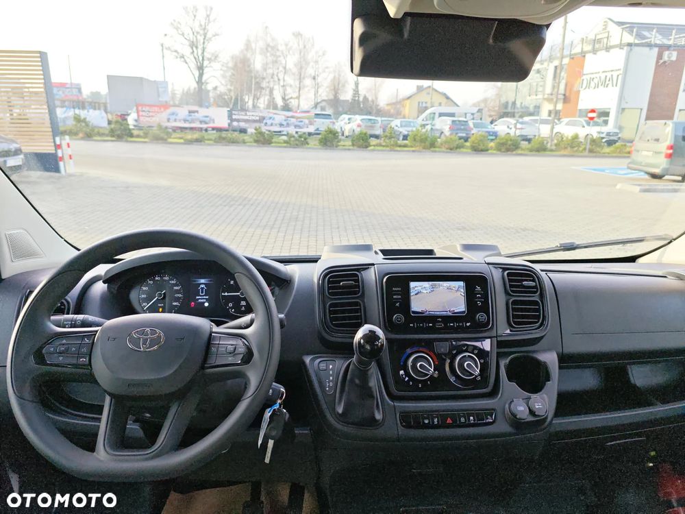 Toyota Proace Max brygadowy 6-osobowy - 17