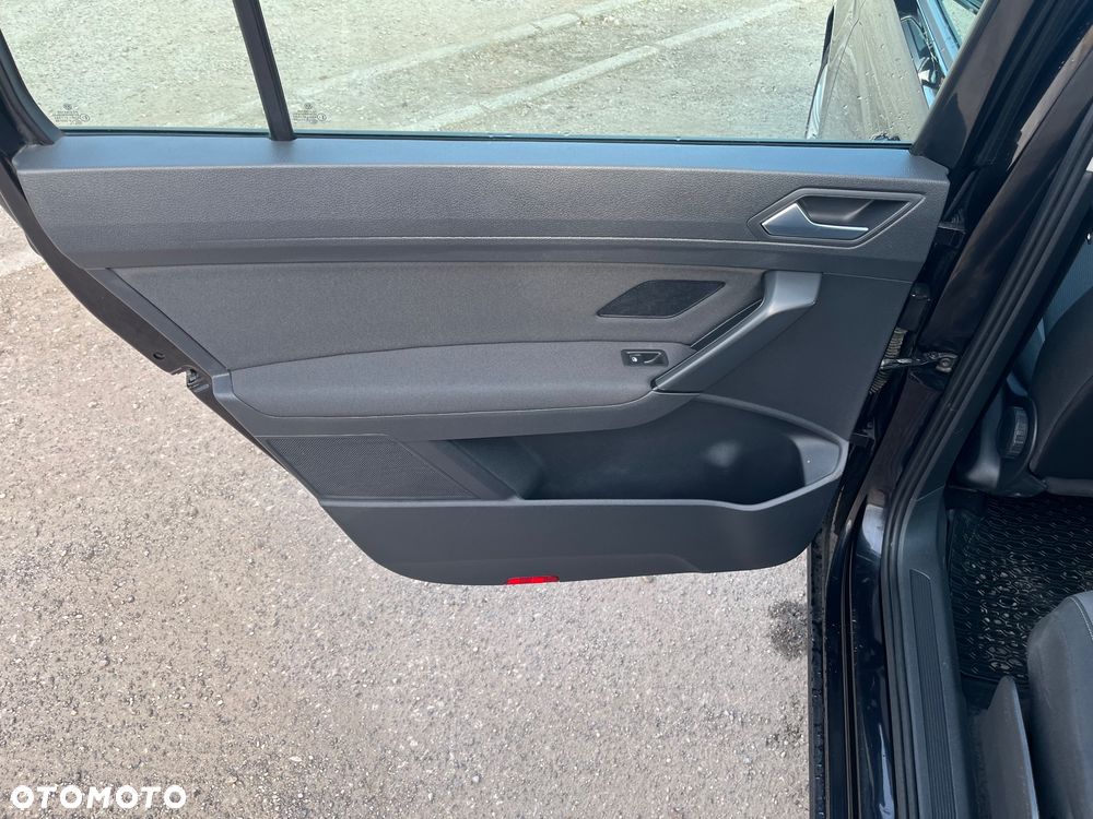 Volkswagen Touran 1.6 TDI SCR (BlueMotion Technology) DSG Trendline - 11