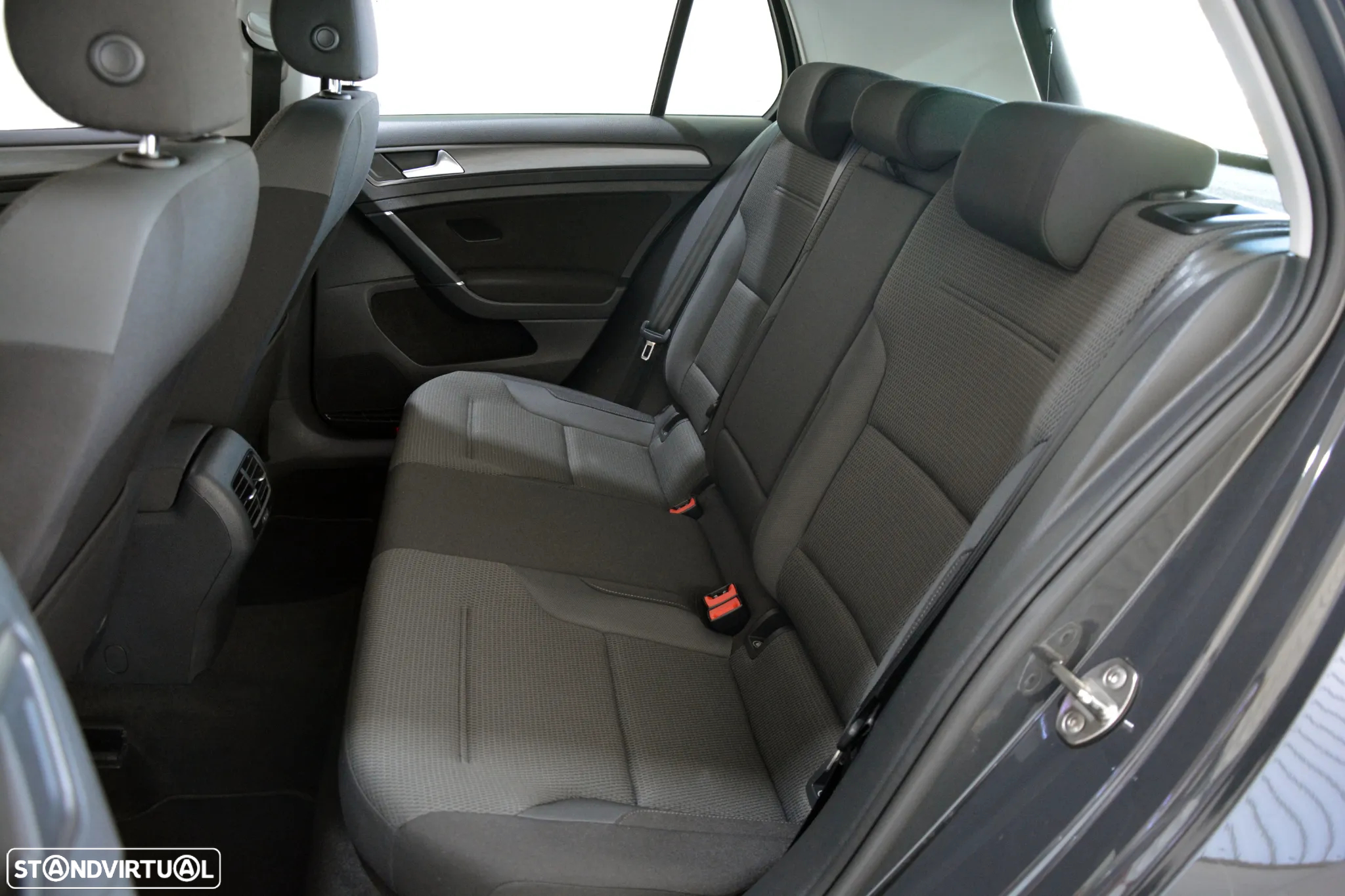VW e-Golf AC/DC - 11
