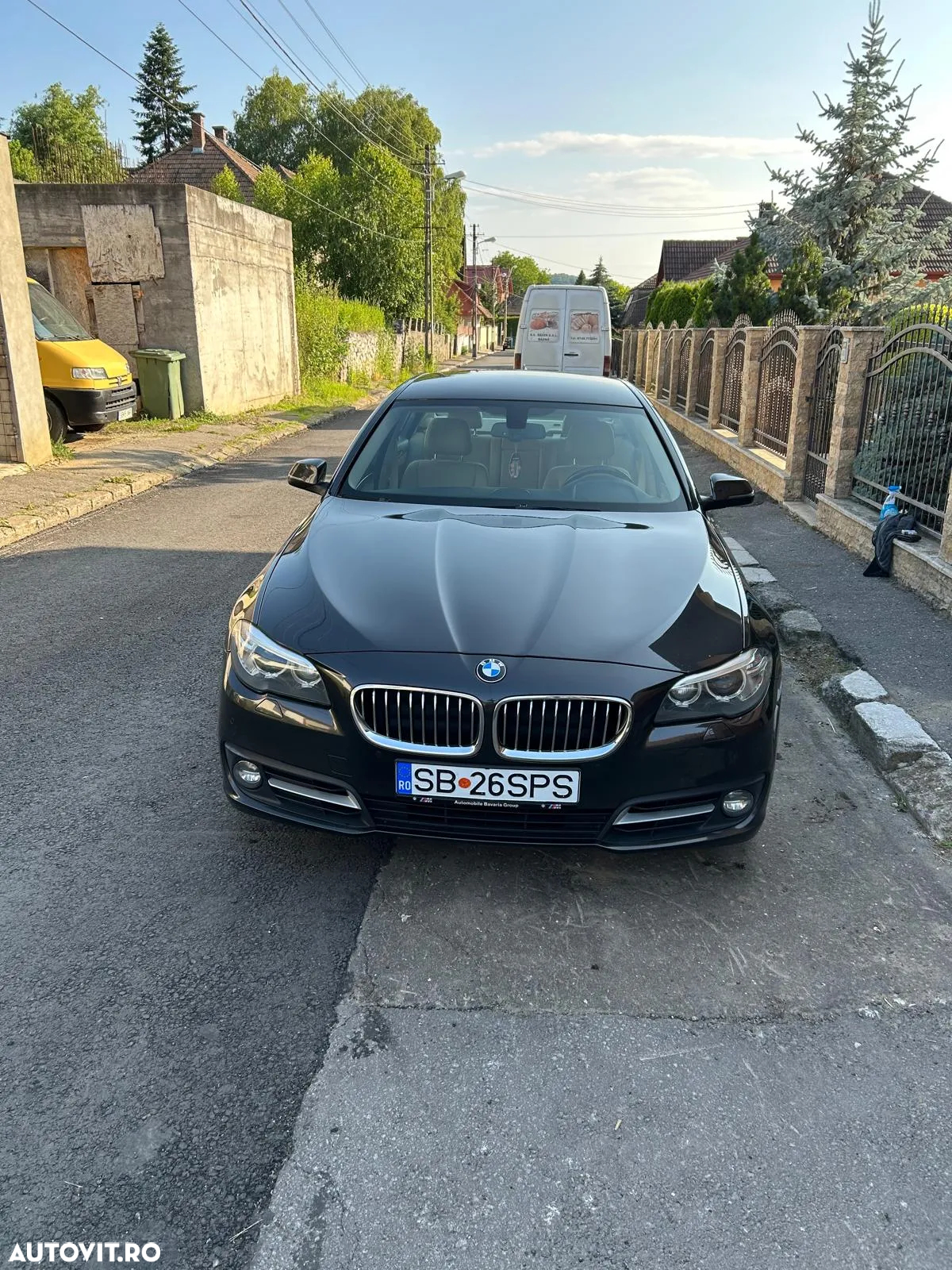 BMW Seria 5 525d xDrive AT - 2