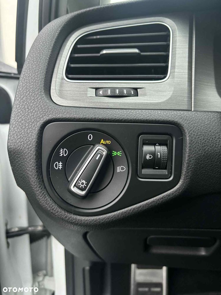 Volkswagen Golf 1.4 TSI BMT Highline DSG - 11