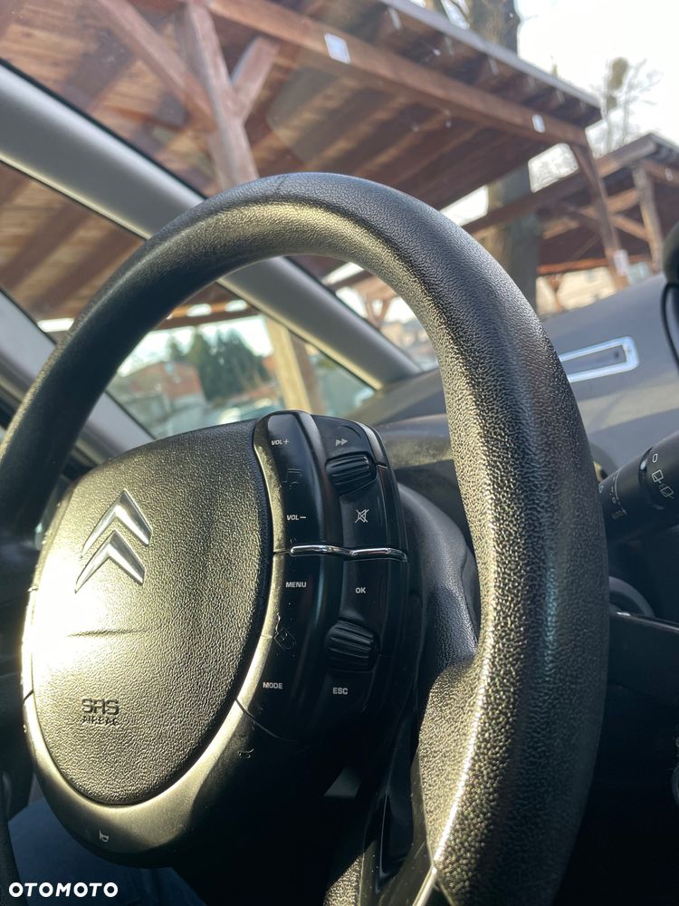 Citroën C4 Grand Picasso 1.8 16V Confort - 28