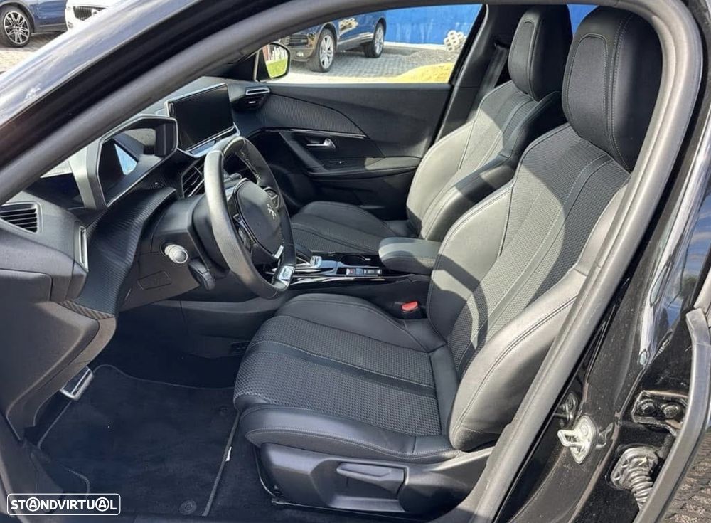 Peugeot e-2008 50 kWh GT Line - 12