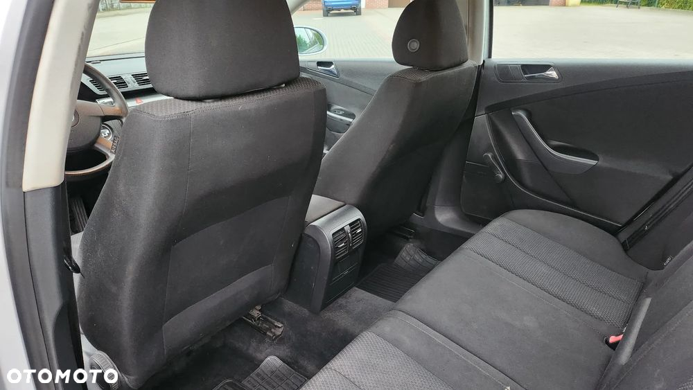 Volkswagen Passat 2.0 TDI DPF Comfortline - 12