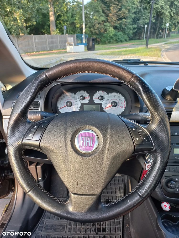 Fiat Punto 1.4 16V Emotion - 10