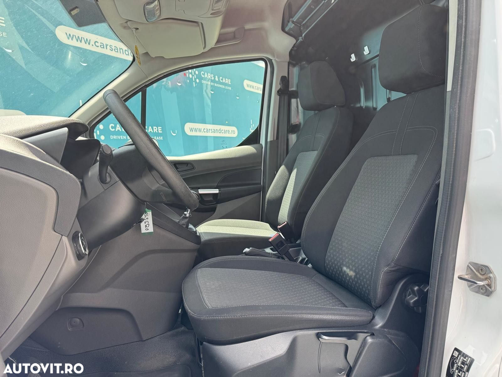 Ford Transit Connect - 11
