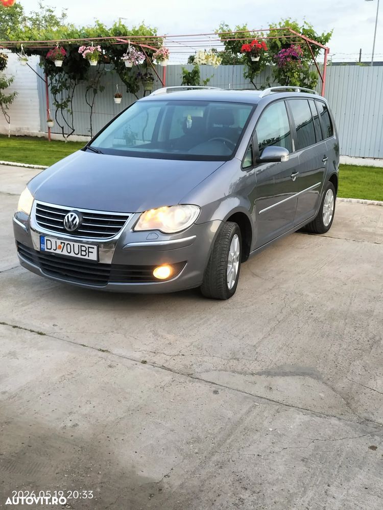 Volkswagen Touran 2.0 TDI DPF Highline DSG - 2