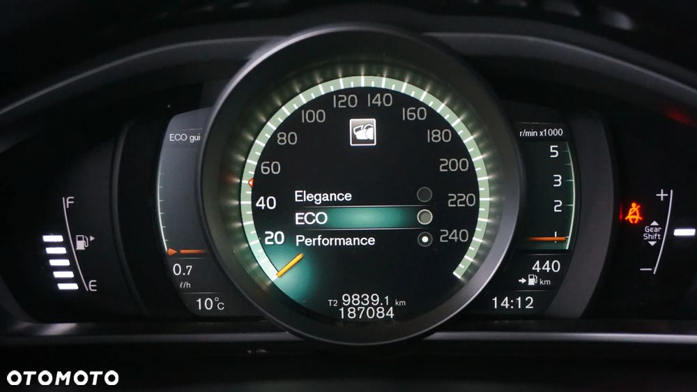 Volvo V40 Cross Country D3 Drive-E SCR Momentum - 8