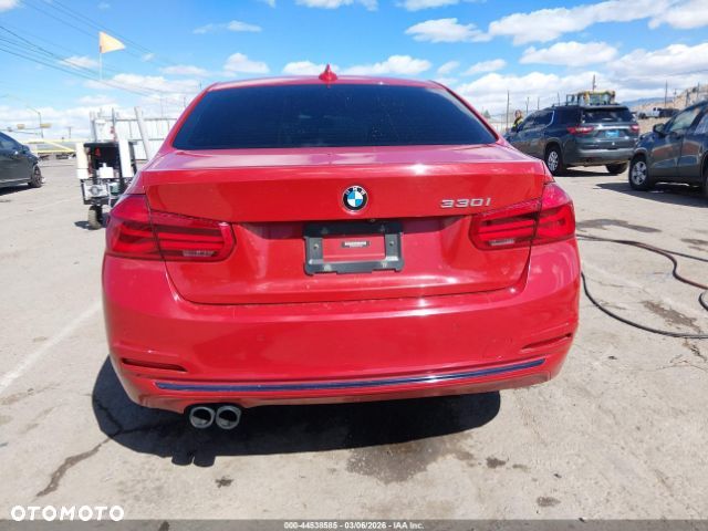 BMW Seria 3 330i Edition Luxury Line Purity - 16