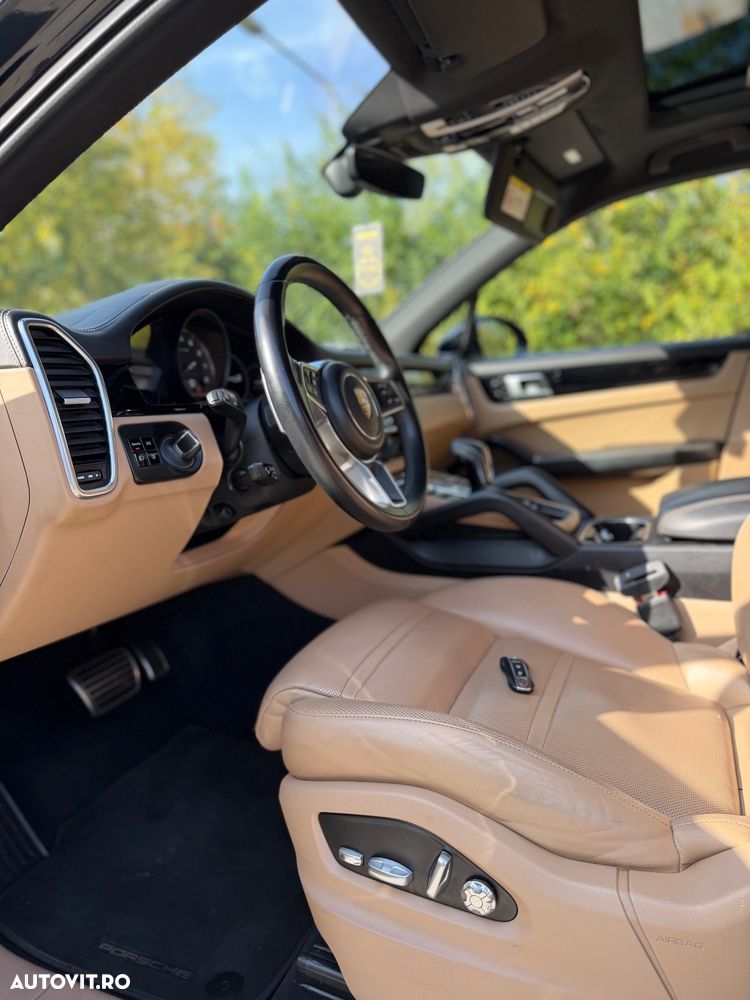 Porsche Cayenne S - 9