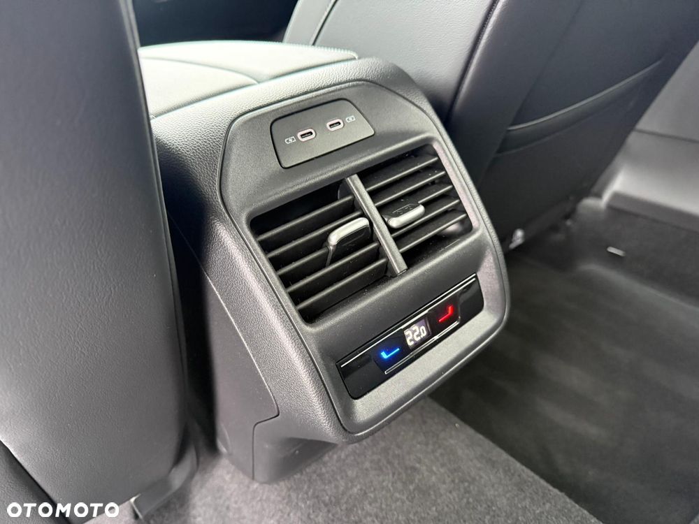 Volkswagen Passat Variant 1.5 TSI EVO Business DSG - 13