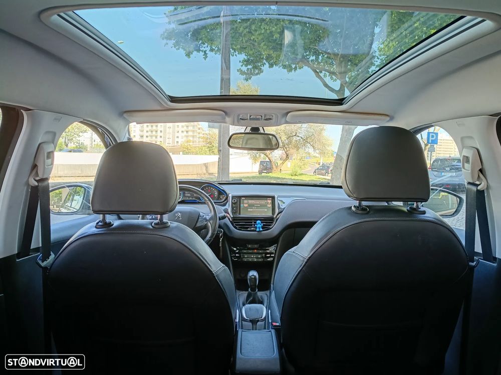 Peugeot 2008 1.6 e-HDi Allure - 11