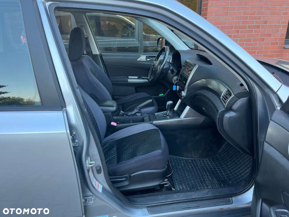 Subaru Forester 2.0i Comfort Lineartronic - 19